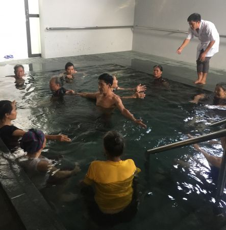 Triển khai kỹ thuật Thủy trị liệu tại Bệnh viện Phục hồi chức năng